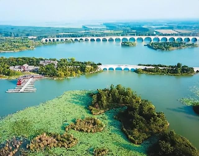 濟(jì)寧市太白湖濕地景色